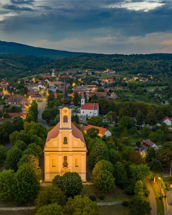 Pécsvárad Edenkert Vendeghazak酒店 外观 照片